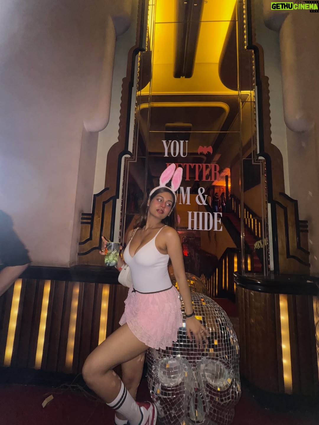 Srushti Bannatti - 43.9K Likes - @casabacardiin @homegrownin 
#halloween 
#outfitinspo #ootn