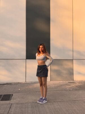 Srushti Bannatti Instagram - #fyp #streetwear 

#outfitinspo 

Street style
skirt
Brunch outfit
Ootd
Crop Top