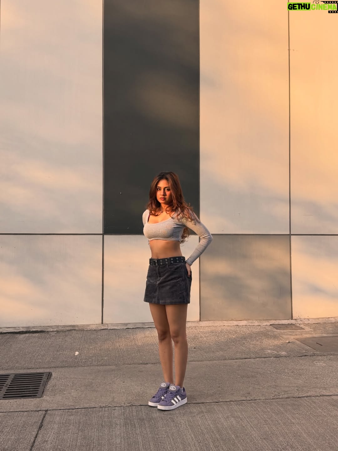 Srushti Bannatti - 26.6K Likes - #fyp #streetwear 

#outfitinspo 

Street style
skirt
Brunch outfit
Ootd
Crop Top