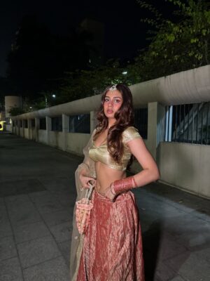 Srushti Bannatti Instagram - Flipping hair like diva

#diwalilook #indianoutfit 
#shaadiseason

Wedding guest 
Indian look
Traditional wear
Lehenga 
Outfit inspiration
