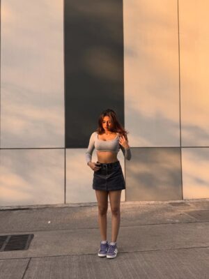 Srushti Bannatti Instagram - #fyp #streetwear 

#outfitinspo 

Street style
skirt
Brunch outfit
Ootd
Crop Top