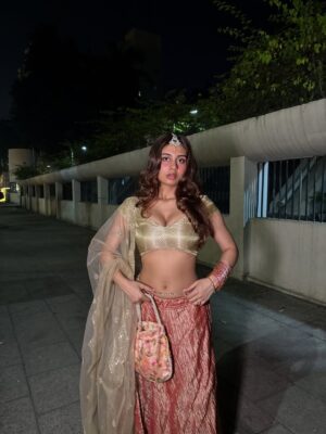 Srushti Bannatti Instagram - Flipping hair like diva

#diwalilook #indianoutfit 
#shaadiseason

Wedding guest 
Indian look
Traditional wear
Lehenga 
Outfit inspiration