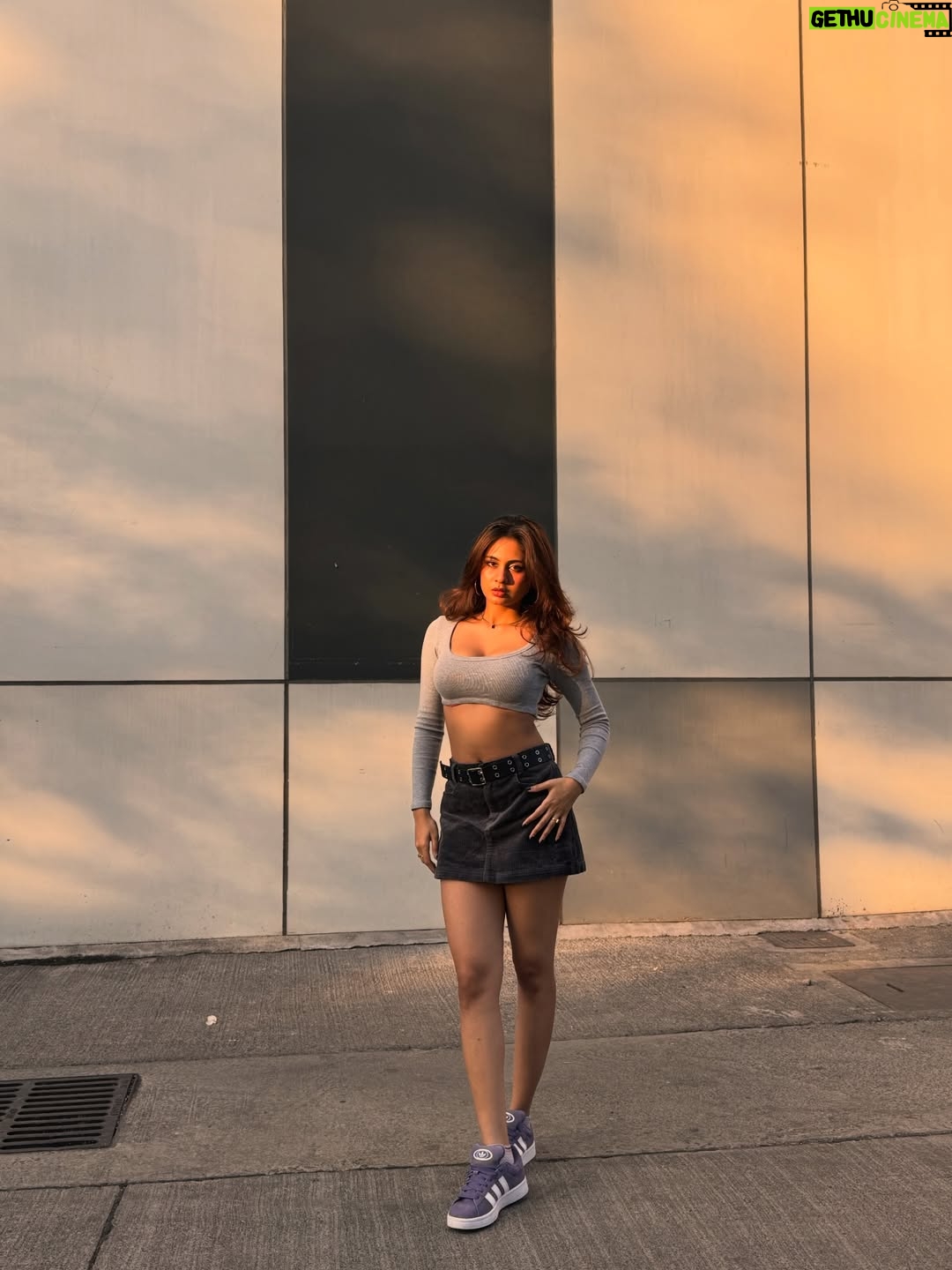 Srushti Bannatti - 26.6K Likes - #fyp #streetwear 

#outfitinspo 

Street style
skirt
Brunch outfit
Ootd
Crop Top