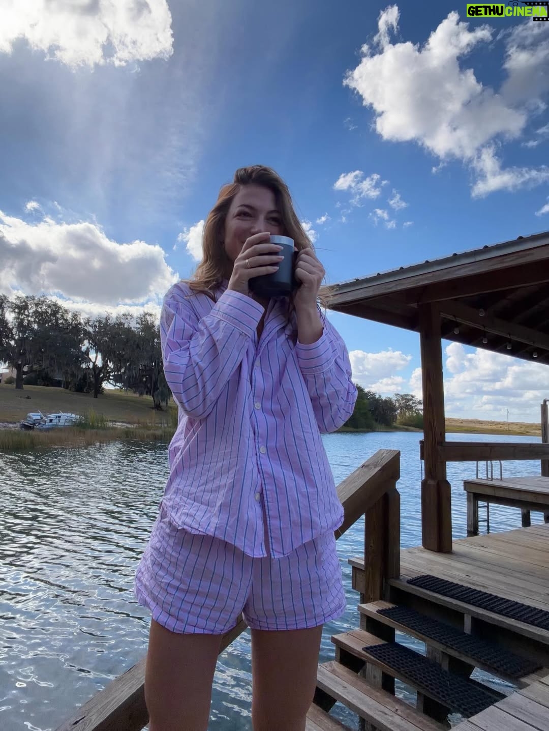 Stefanía Roitman - 131.6K Likes - 4 años de casados. 
Amor de mi vida.