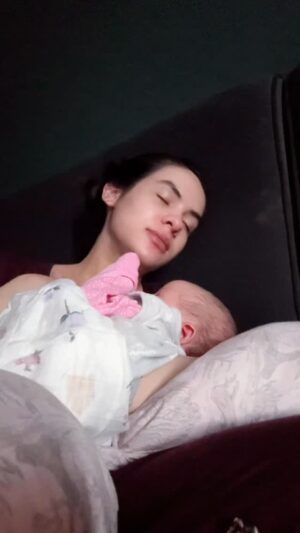 Stefhanie Zamora Husen Instagram - tired eyes,messy hair,barely any sleep yet my heart has never been happier.
oh to be a mother🥹❤️