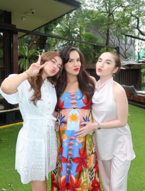 Stefhanie Zamora Husen Instagram - Heart is full
Terimakasi sayang2 kuuuuu❤️