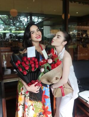 Stefhanie Zamora Husen Instagram - Heart is full
Terimakasi sayang2 kuuuuu❤️
