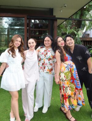 Stefhanie Zamora Husen Instagram - Heart is full
Terimakasi sayang2 kuuuuu❤️