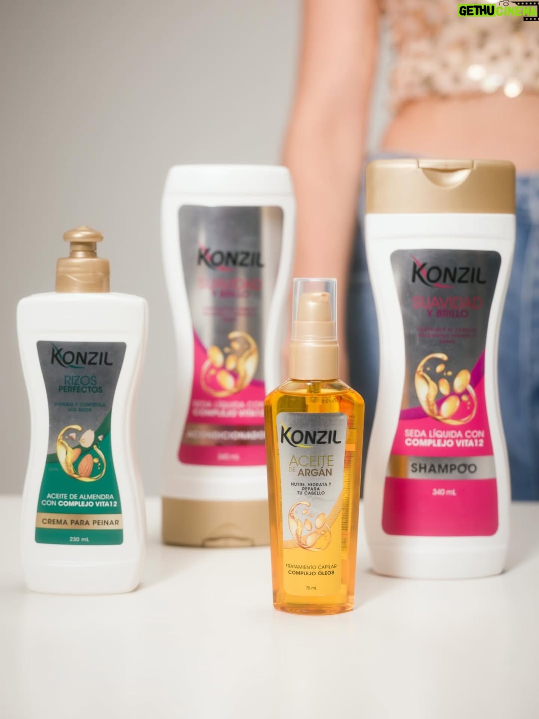 Stephania Duque - 42.5K Likes - Cerrando este año con mi mejor versión, crespa 💁🏻‍♀️✨🩷
Konzil es mi aliado, dándole fuerza e hidratación a mis rizos que tanto amo.🥰 
.
#Tumejorversion #Haircare #Konzil #Findeaño