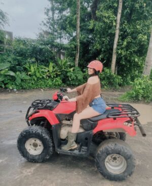 Stephanie Raz Instagram - Sweet Bali days 🌺💞