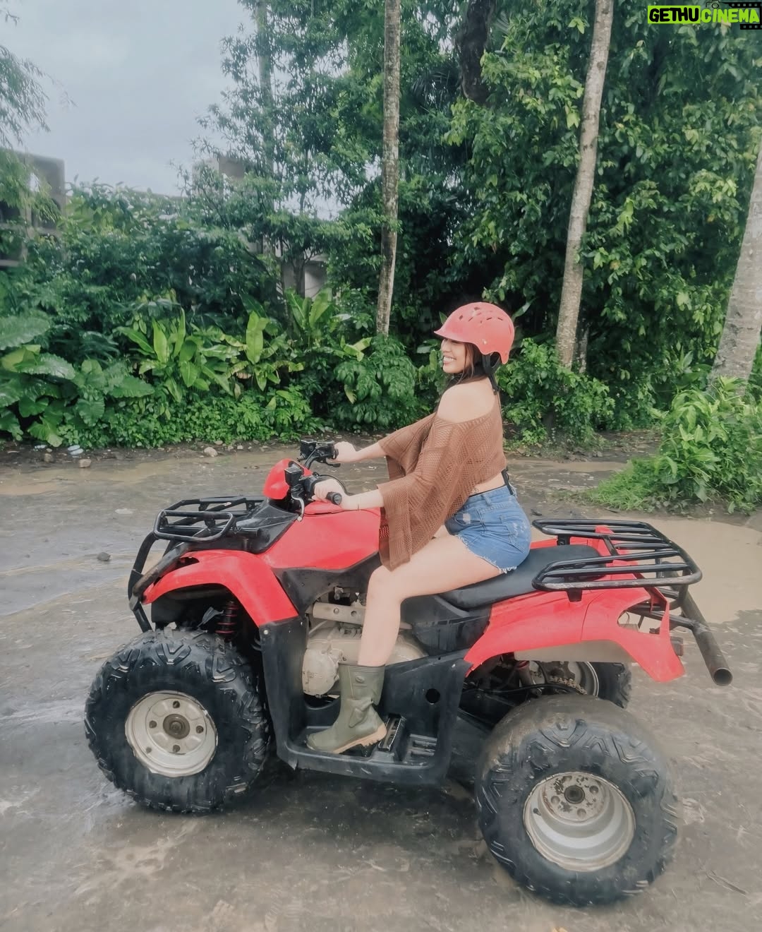 Stephanie Raz - 1.4K Likes - Sweet Bali days 🌺💞
