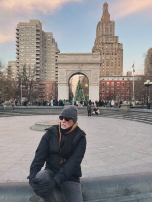 Stephanie Salas Instagram - Abrazando el 2026✨y agradecida por todo el aprendizaje y grandes momentos que recibí del 2025…
NY 🗽 gran spot donde he vivido los mejores momentos de mi vida!!!
Buenaventura para un gran año⚡️
@alo
@aloyoga
#stephaniesalasphoto📷
#humbertozuritaphoto📷
#stephaniesalas
#ny