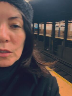 Stephanie Salas Instagram - Abrazando el 2026✨y agradecida por todo el aprendizaje y grandes momentos que recibí del 2025…
NY 🗽 gran spot donde he vivido los mejores momentos de mi vida!!!
Buenaventura para un gran año⚡️
@alo
@aloyoga
#stephaniesalasphoto📷
#humbertozuritaphoto📷
#stephaniesalas
#ny