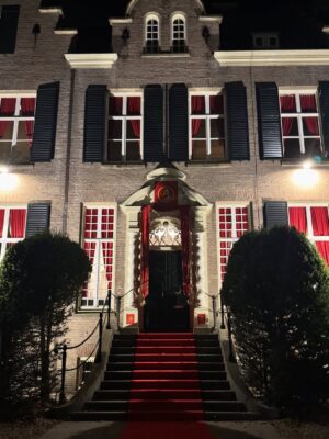 Stephanie van Eer Instagram - is het toch nog allemaal gelukkig goed gekomen!!! 🥰 wie had dat verwacht joh.. 😅 fijne pakjesavond allemaal! geniet van elkaar ❤️❤️❤️❤️❤️❤️