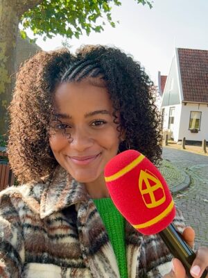 Stephanie van Eer Instagram - is het toch nog allemaal gelukkig goed gekomen!!! 🥰 wie had dat verwacht joh.. 😅 fijne pakjesavond allemaal! geniet van elkaar ❤️❤️❤️❤️❤️❤️