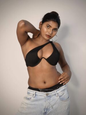 Stephina Alex Instagram - Embrace your sensuality and let the world crave for more🔥
.
.
.
.
#shoot #art #fitness