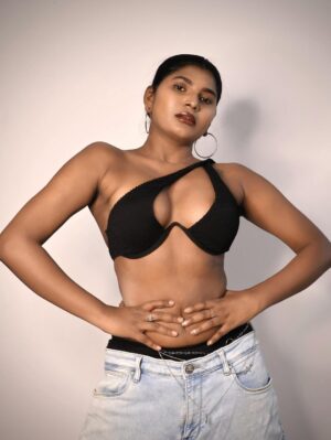 Stephina Alex Instagram - Embrace your sensuality and let the world crave for more🔥
.
.
.
.
#shoot #art #fitness