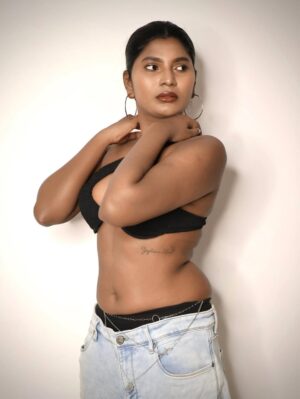 Stephina Alex Instagram - Embrace your sensuality and let the world crave for more🔥
.
.
.
.
#shoot #art #fitness