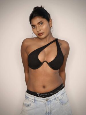 Stephina Alex Instagram - Embrace your sensuality and let the world crave for more🔥
.
.
.
.
#shoot #art #fitness