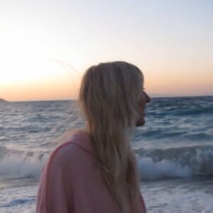 Stien den Hollander Instagram - Paris Texas eindelijk uit, deze vrijdag ❤️‍🩹