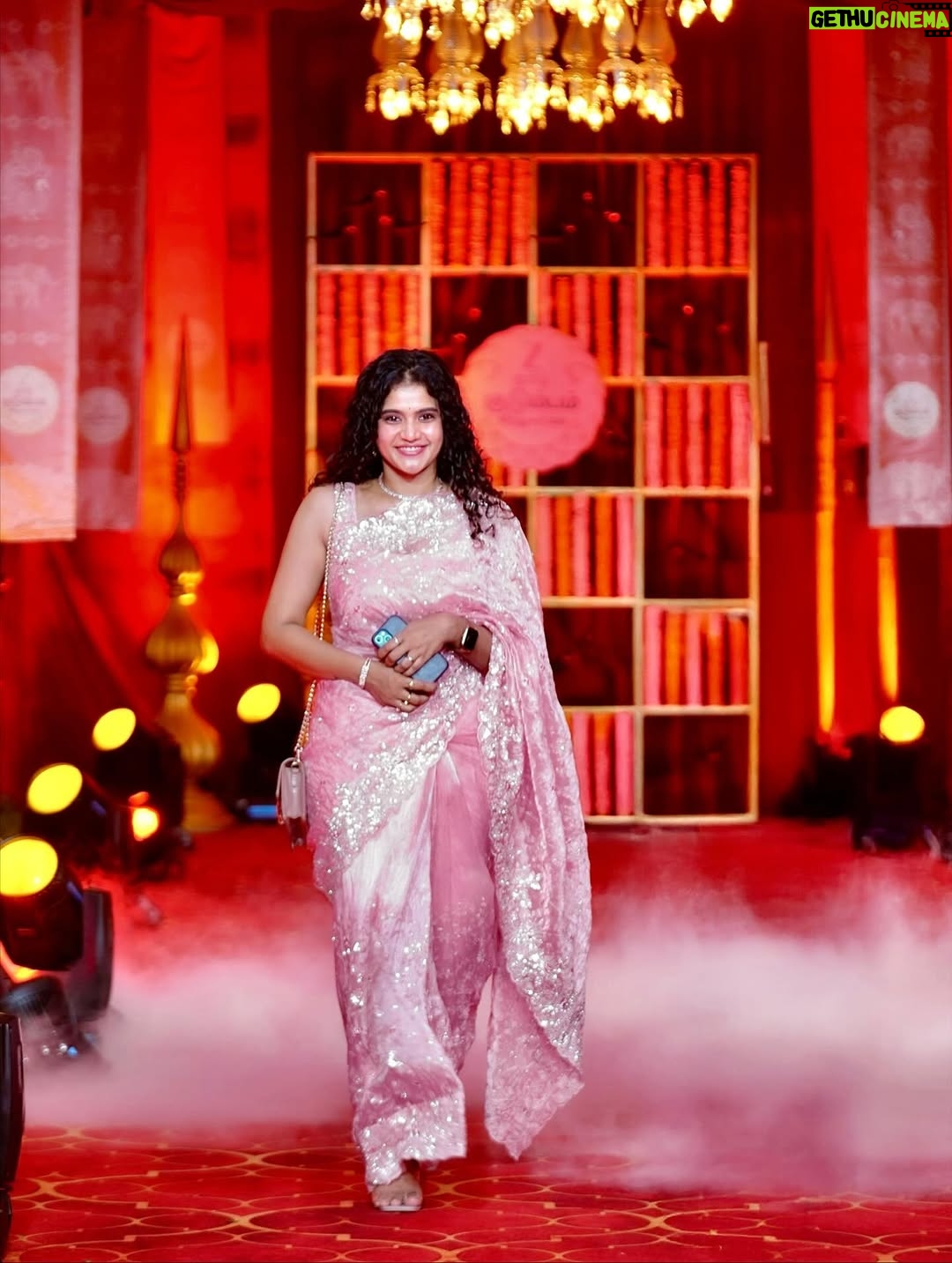 Subiksha Kayarohanam - 9.2K Likes - On a stage adorned with floral grace,
A smiling woman, radiant in her place.
Pink saree shimmering, a gentle, soft light,
Holding a trophy, shining ever so bright.

“A proud moment that reminds me why I started.”😇

Thanks @rahul.kannapiran  for Kanmani ❤️

This wouldn’t have been possible without  @zeetamizh  @siva_sekar_director and my fellow actors 🤗

Chikku ma thanks for gracing the occasion with your presence @susmithashanthini 🥰

I am all energised and can’t wait to see where this journey leads to 🤩