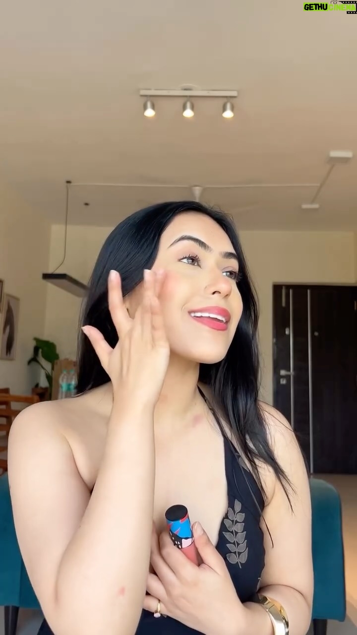 Sucheta Dutta - 14.7K Likes - comment “kurti” for the link🥰this kurti made so many heads turnnnnnn🤯🥺

#viralfinds #musthave #viralreels #affordablekurti #grwm #trendingreels #collegelooks #easyfit #kurtilovers #viralvídeo #kurtiforgirls #formygirls