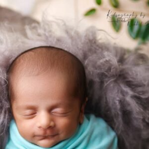 Sudeepa Pinky Instagram - Wrapped in the tiniest blanket, holding the biggest piece of my heart. 💚 🥰👶

Pic credits 📷  @kidsography_by_nikhil_ronald

#NewbornMagic #TinyBlessing #LittleLove #BundleOfJoy #BabySnuggles #NewParentLife #InstaBaby #BabyPhotography #PreciousMoments #HeartFull #MiracleInMyArms #BabyLove #LittleOne #CutestBaby #MotherhoodMoments