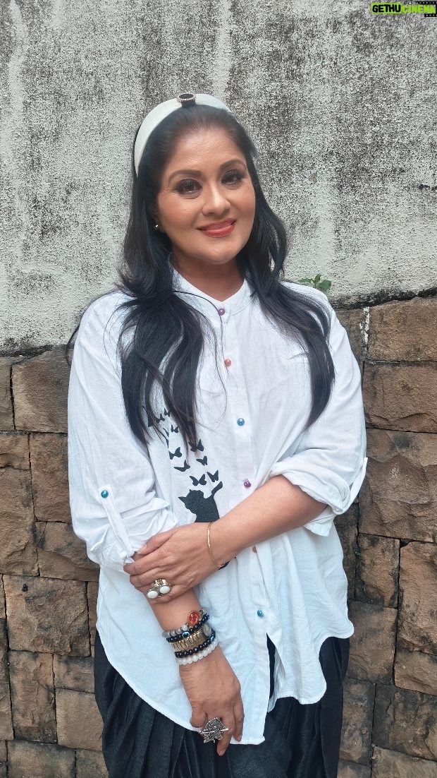 Sudha Chandran - 3.9K Likes - Dedicate this song to our real life heroes...hamare desh ke Rakshak...and to te team of Border 2....
 
.
.
.
.
.
......@sudhaachandran
.#viralreels #viralvideos #viral
#pinkvilla #dangaltvbekaabootellychakkar
sudhaachandran colorstv colourtv naagin6 zee5 zeetelugu reelsgram reelsvideo balajitelefilms dance tending instagram bollywood reels india comedyenterr10trendingreelsvideotrendingreels dancereelsdangaltv@makeupbyfarhan @makeupbyshahrooq@vijaylokhande0610@oldsongs
@kalpanathore @sumitsenapati5558
.
 
 
 @sudhaachandran
