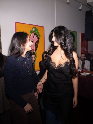 Sufi Malik Instagram - holiday party & I pulled up with the prettiest plus one ✨

jk i was her plus one but caption sounded cute

📸: @nursellephoto