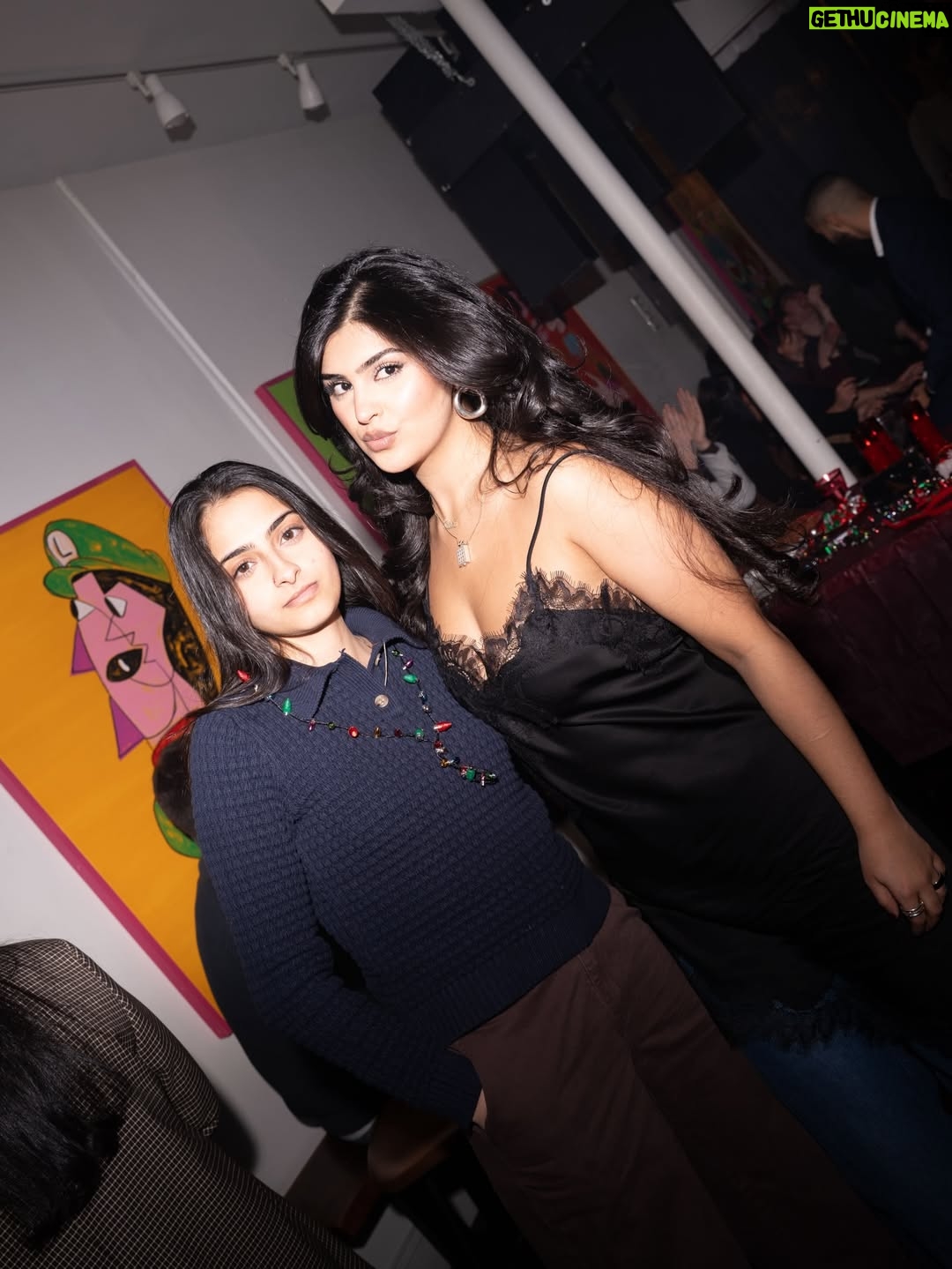 Sufi Malik - 15.1K Likes - holiday party & I pulled up with the prettiest plus one ✨

jk i was her plus one but caption sounded cute

📸: @nursellephoto