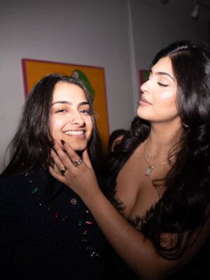 Sufi Malik Instagram - holiday party & I pulled up with the prettiest plus one ✨

jk i was her plus one but caption sounded cute

📸: @nursellephoto
