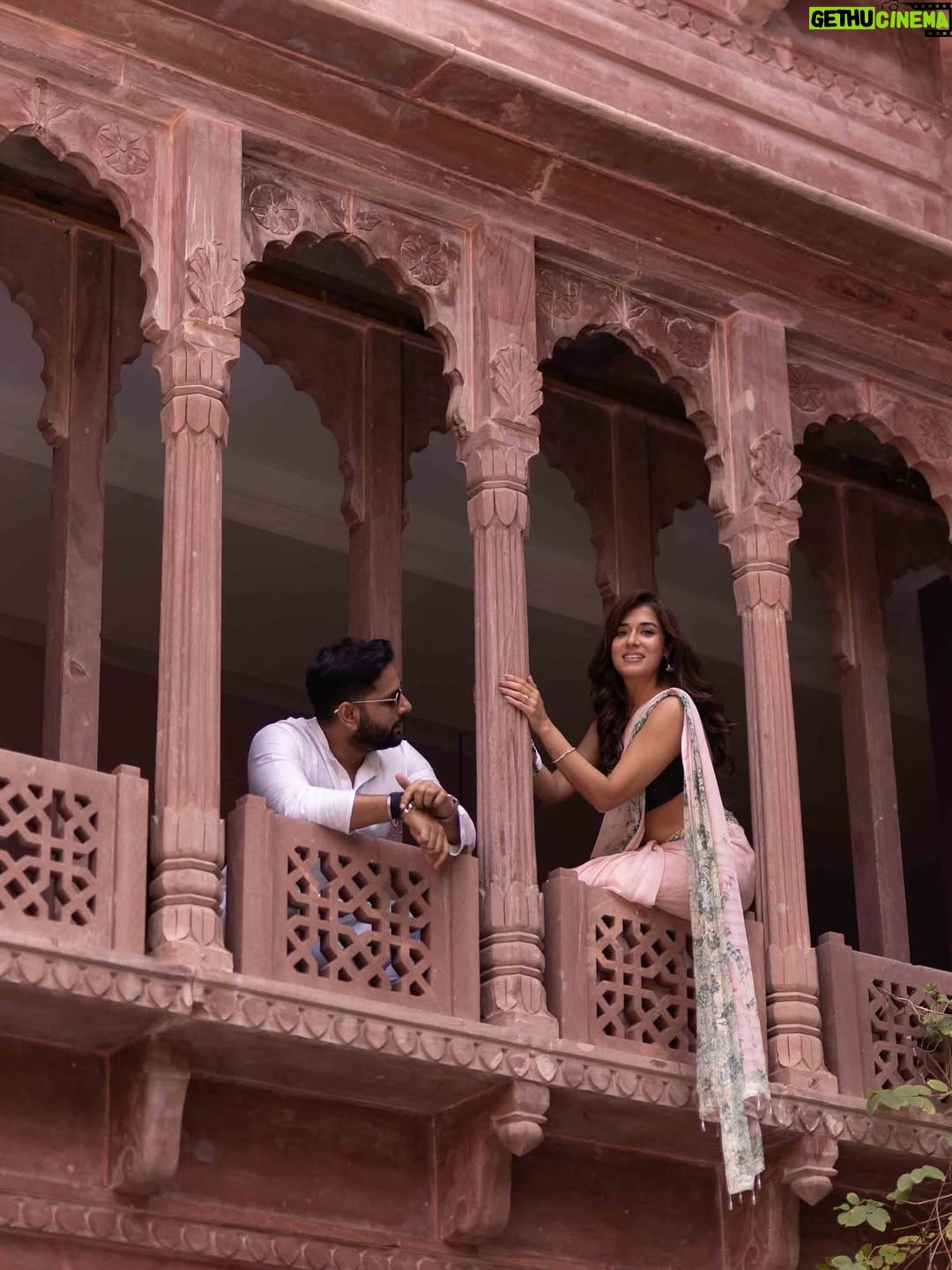 Sukhmani Gambhir - 433.7K Likes - Pre wedding pictures straight out of my mood board 🩷
Saree @anitadongre 
Location @narendra.bhawan.bikaner 
📸 @the_wedding_files 
Concept & styling by me 
#prewedding #bikaner