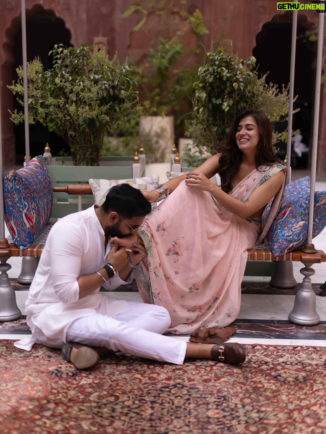 Sukhmani Gambhir - 433.7K Likes - Pre wedding pictures straight out of my mood board 🩷
Saree @anitadongre 
Location @narendra.bhawan.bikaner 
📸 @the_wedding_files 
Concept & styling by me 
#prewedding #bikaner