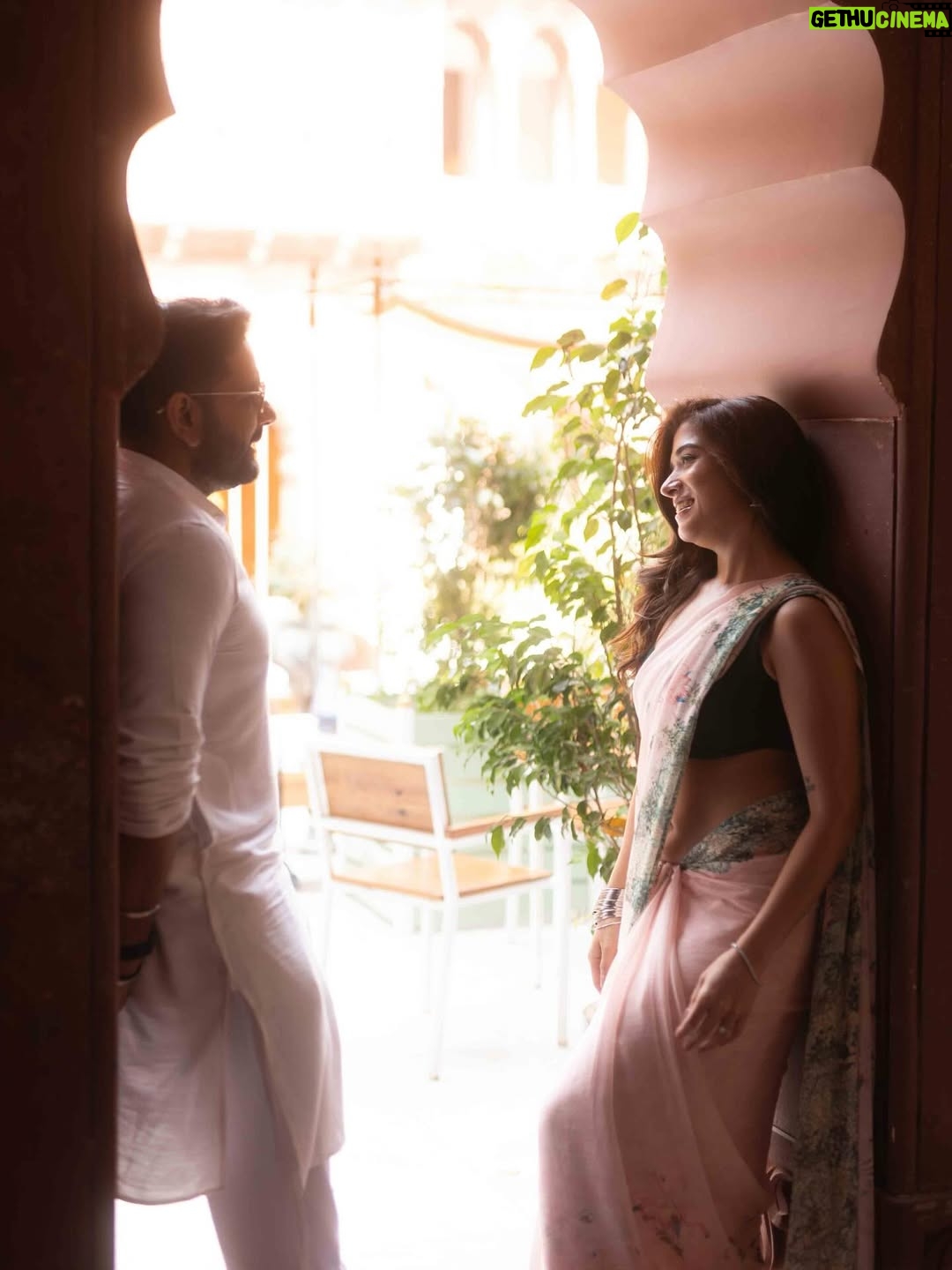Sukhmani Gambhir - 433.7K Likes - Pre wedding pictures straight out of my mood board 🩷
Saree @anitadongre 
Location @narendra.bhawan.bikaner 
📸 @the_wedding_files 
Concept & styling by me 
#prewedding #bikaner