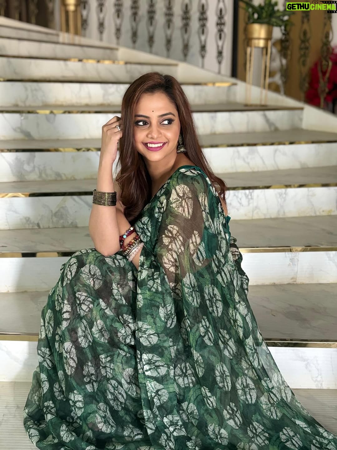 Sukrutha Nag - 7.5K Likes - ❤️Green and gorgeous, that’s the mood❤️
.
.
Pc:- @mallesh_makeup_studio 😎