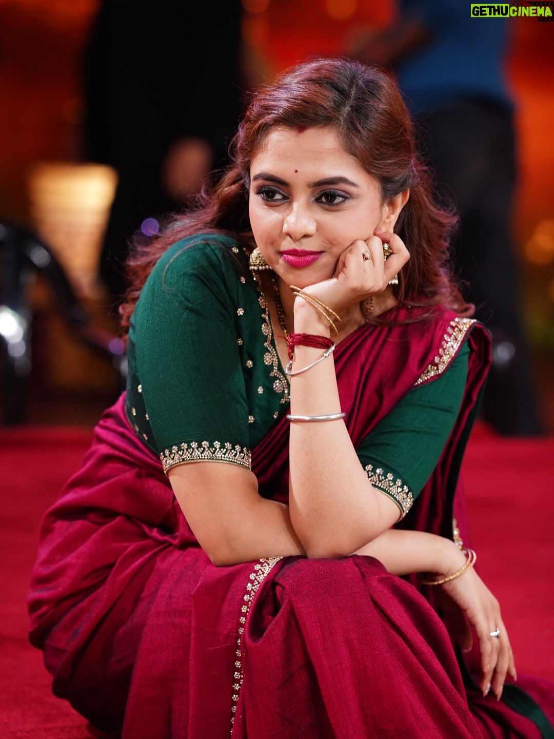 Sukrutha Nag - 8.9K Likes - ❤️Be kind, feel beautiful❤️
.
.
Pc:- @iam_mrinalkashyap 😎
.
.
Mua:- @makeoverbyarshitha ❤️