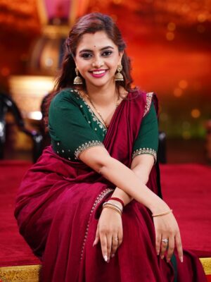 Sukrutha Nag Instagram - ❤️Be kind, feel beautiful❤️
.
.
Pc:- @iam_mrinalkashyap 😎
.
.
Mua:- @makeoverbyarshitha ❤️