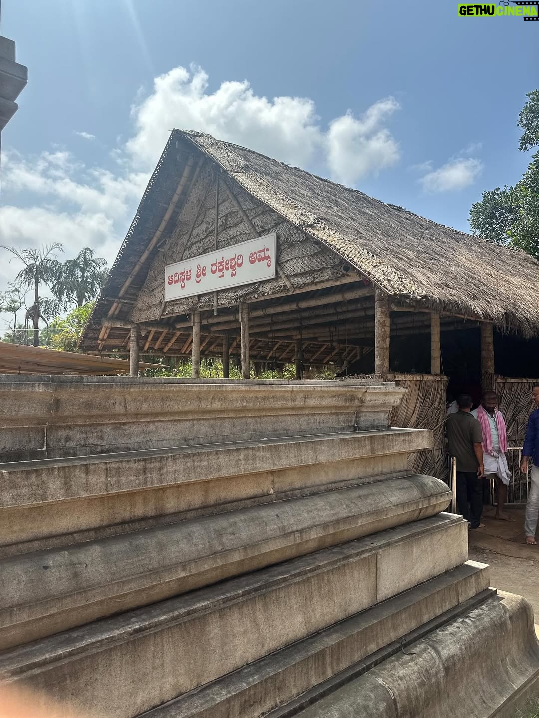 Sukrutha Nag - 37.1K Likes - 🔱🔱 Swamy Koragajja 🔱🔱
.
.
From wanting to visit this temple to the moment i got swamy darshana🥹🥹
.
.
Emotions came rushing down the moment i saw Swamy Koragajja 
.
.
Thankfull
Greatfull
Blessed🙏🏻