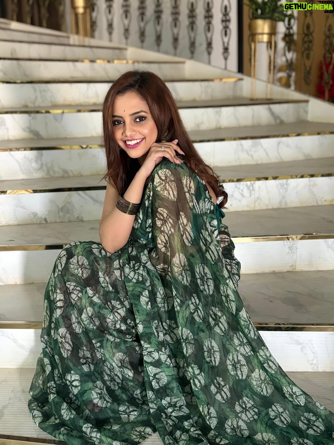 Sukrutha Nag - 7.5K Likes - ❤️Green and gorgeous, that’s the mood❤️
.
.
Pc:- @mallesh_makeup_studio 😎