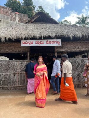 Sukrutha Nag Instagram - 🔱🔱 Swamy Koragajja 🔱🔱
.
.
From wanting to visit this temple to the moment i got swamy darshana🥹🥹
.
.
Emotions came rushing down the moment i saw Swamy Koragajja 
.
.
Thankfull
Greatfull
Blessed🙏🏻