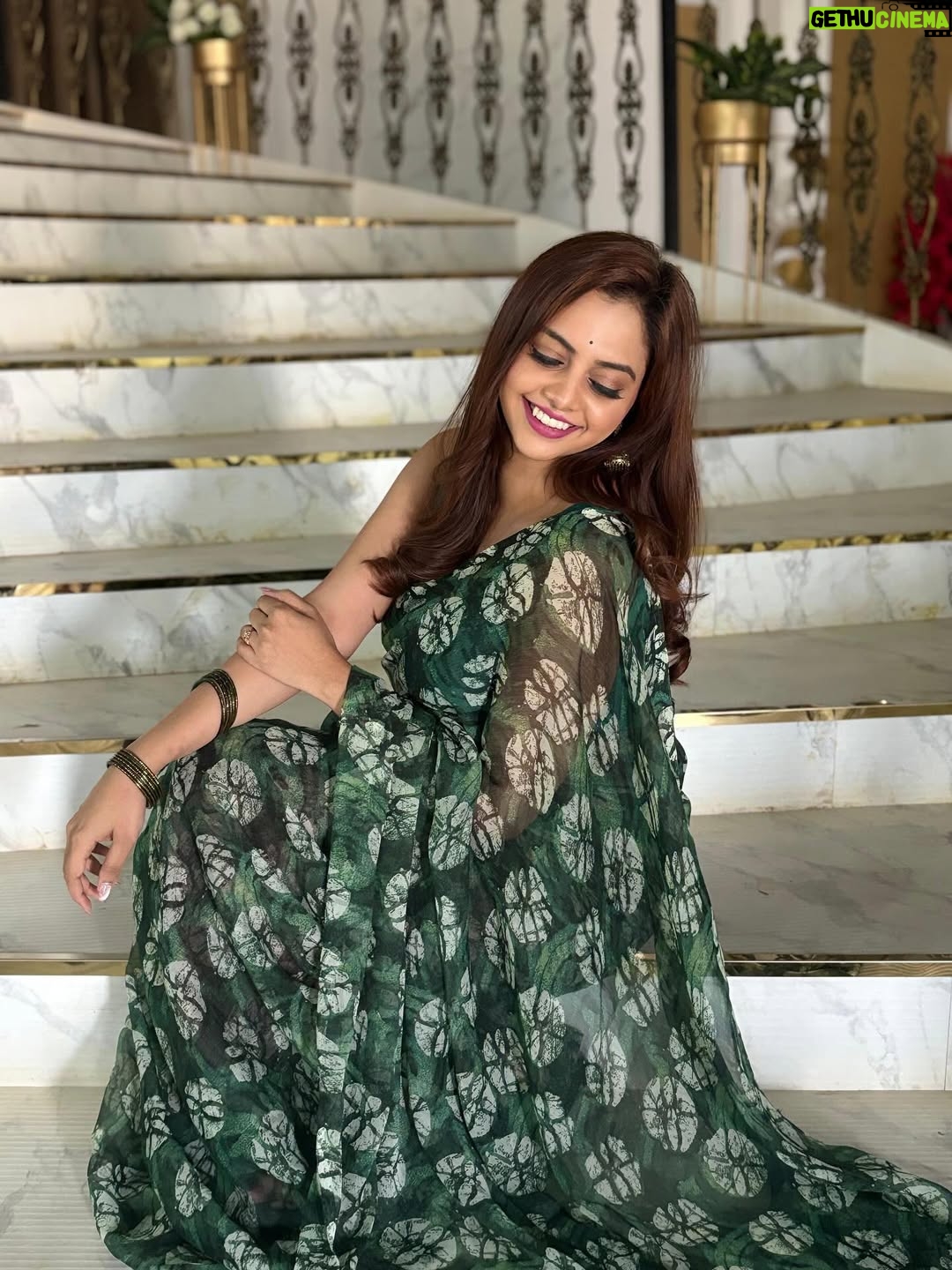 Sukrutha Nag - 7.5K Likes - ❤️Green and gorgeous, that’s the mood❤️
.
.
Pc:- @mallesh_makeup_studio 😎