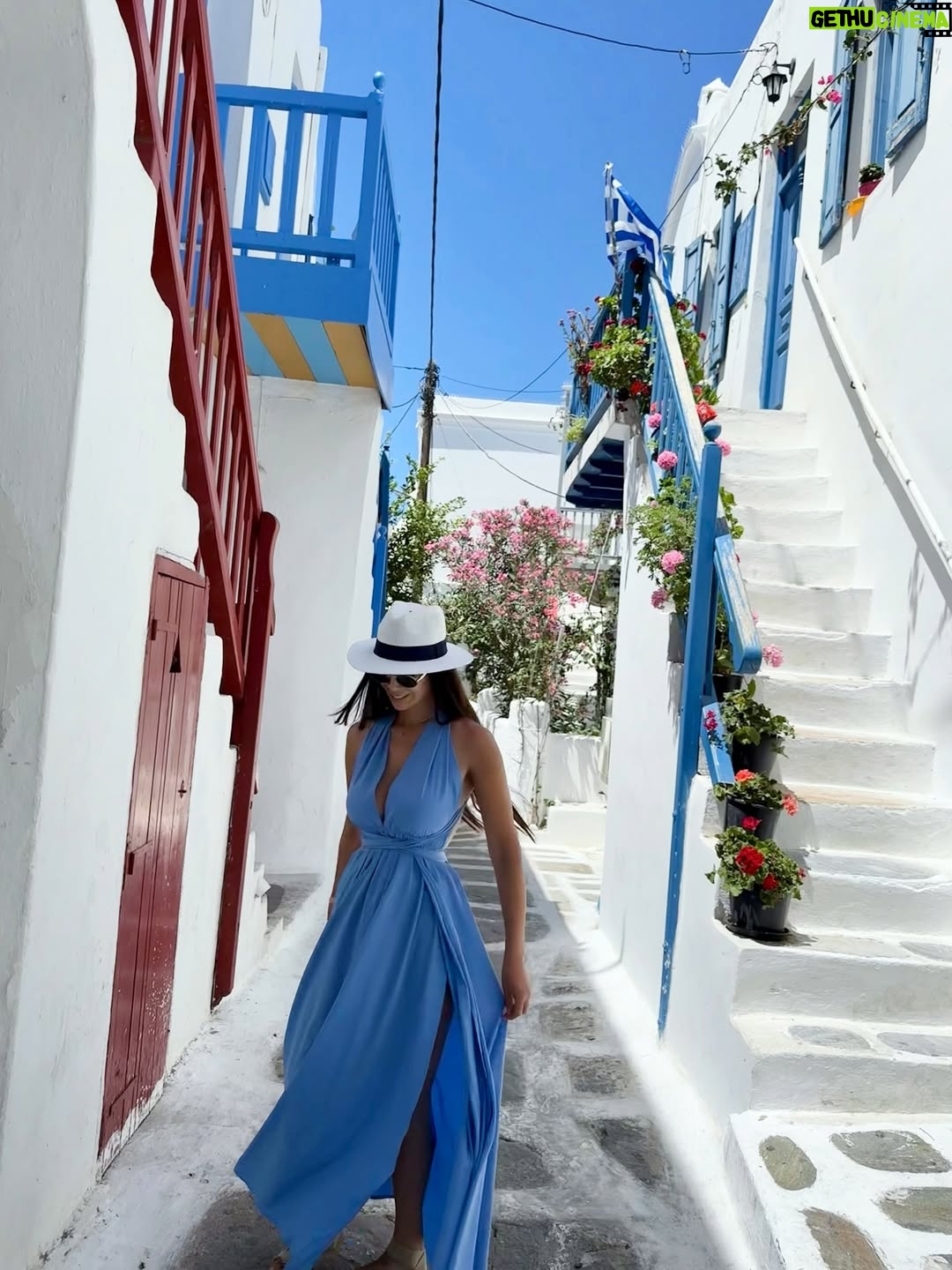 Sully Sáenz - 25.6K Likes - Mykonos 🇬🇷 🫶 🌸

“La vida es un instante, y los momentos vividos son nuestro verdadero tesoro 🙏🏻. No dejes para mañana lo que te haga feliz hoy 🩵.”

#greece #mykonos