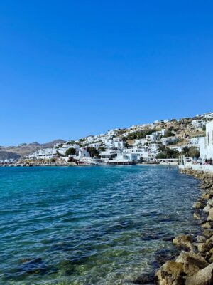 Sully Sáenz Instagram - Mykonos 🇬🇷 🫶 🌸
“La vida es un instante, y los momentos vividos son nuestro verdadero tesoro 🙏🏻. No dejes para mañana lo que te haga feliz hoy 🩵.”
#greece #mykonos