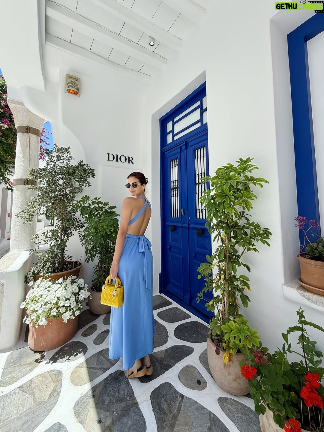Sully Sáenz - 25.6K Likes - Mykonos 🇬🇷 🫶 🌸

“La vida es un instante, y los momentos vividos son nuestro verdadero tesoro 🙏🏻. No dejes para mañana lo que te haga feliz hoy 🩵.”

#greece #mykonos
