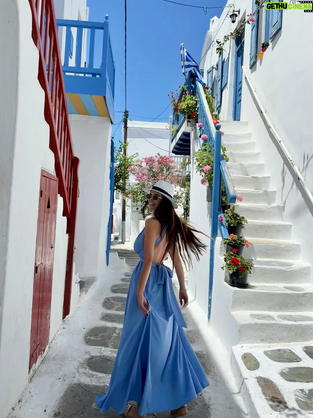 Sully Sáenz - 25.6K Likes - Mykonos 🇬🇷 🫶 🌸

“La vida es un instante, y los momentos vividos son nuestro verdadero tesoro 🙏🏻. No dejes para mañana lo que te haga feliz hoy 🩵.”

#greece #mykonos