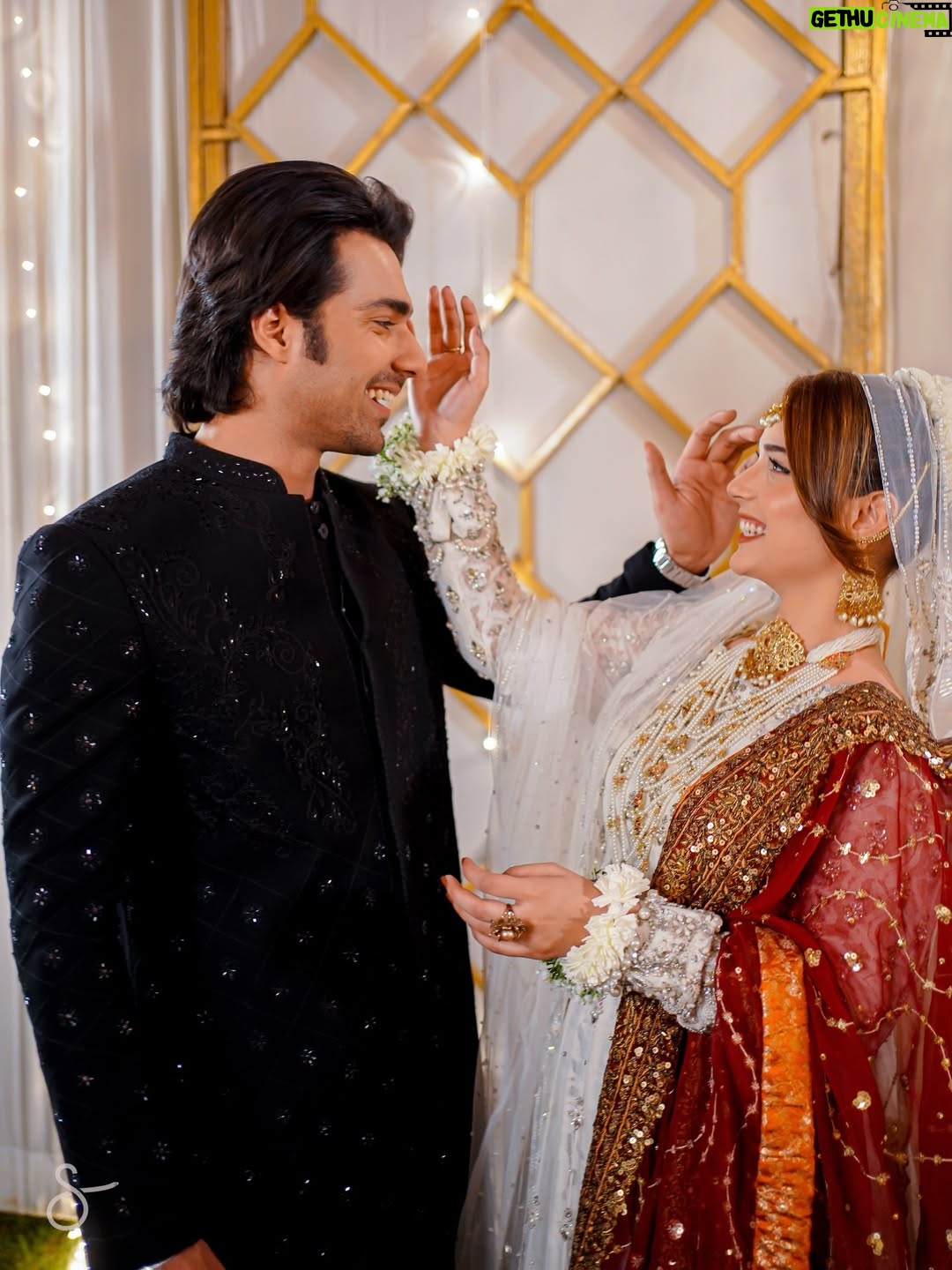 Sumaiyya Bukhsh - 38.1K Likes - -
Every character has a pain, every episode a feeling❤️
A story of love, sacrifice, and destiny.
Do watch my drama serial #humnava every day at 7pm just on @greenentertainment.official  don’t miss it 
Makeup 💄 @theamreenarbab 
Associate @aqeelabbas_official
Dress 👗 @tabassumharoon.official 
Jewellery @kohenoorjewelryofficial.pk 
Clicks @streaksfilmsphotography