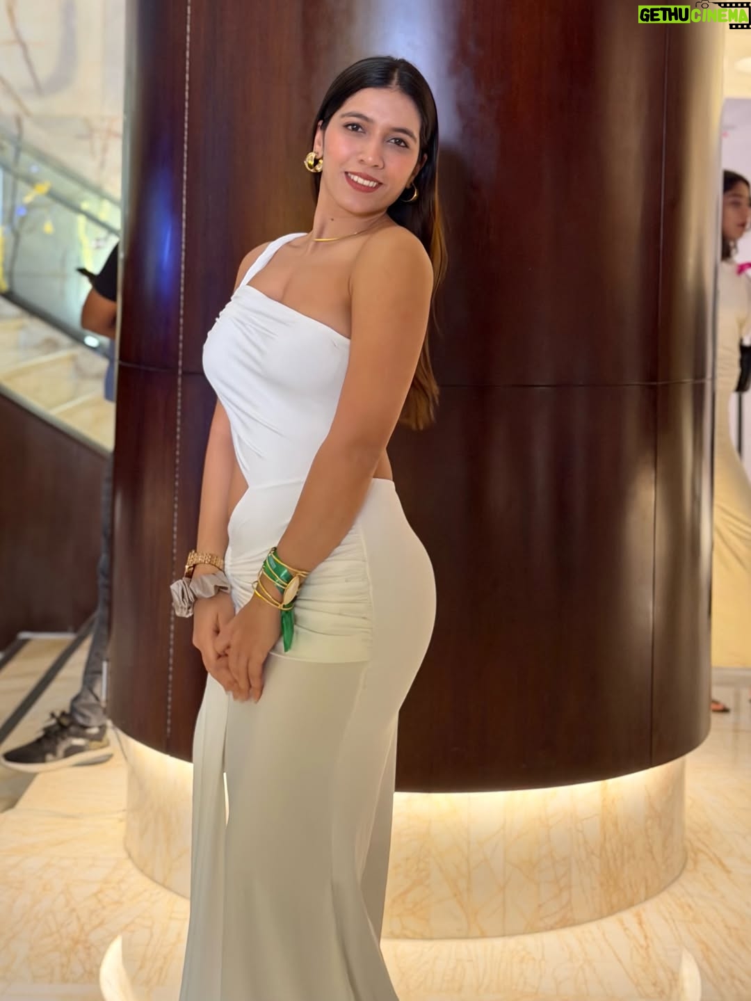 Suman Modi - 8.1K Likes - White fits different 🤍✨

#newyear #newyear2026