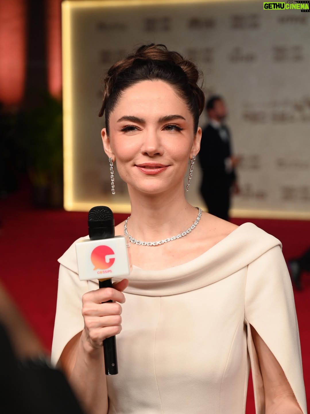 Sumaya Rida - 16.7K Likes - About last night…
Opening the fifth edition of #RSIFF25, celebrating our shared love for cinema 🤍
An honor and a true joy to be part of this beautiful milestone for our beloved festival @redseafilm 

Thank you @fredjewelry for the Stunning Diamond Set 
Wearing A Couture Suit Reinterpretation by @aliciaruedaatelier 
Full look production by @illayproductions
MUAH @josselynramirez13

Photography @ammarparis & @danieleventurelliphoto 
And heartfelt thanks to @mayareldegwey for the support 🤍