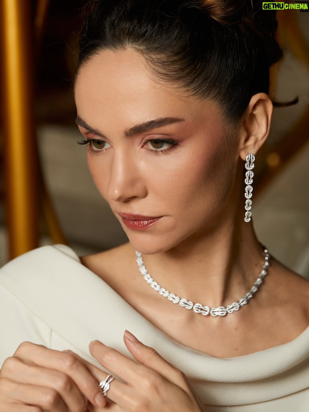 Sumaya Rida - 27.9K Likes - Moments Before the Opening Ceremony of @redseafilm
Wearing @fredjewelry High Jewelry 
@aliciaruedaatelier Reinterpretation of Haute Couture Suit
MUAH & Photography @josselynramirez13 
Look Production @illayproductions 
Management @mayareldegwey