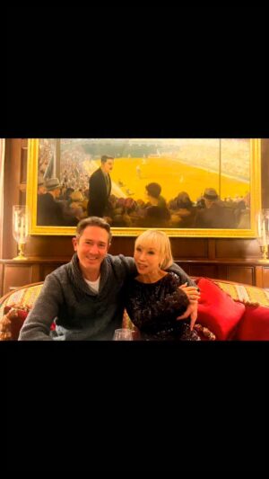 Sumi Jo Instagram - 런던에서의 생일.. To my true friends who have loved and supported me for so long…
Thank you for making my birthday in London so special.❤️
오랜 시간 날 사랑하고 지지해주는 my #BFF 친구들… 런던에서 함께한 특별한 생일🎂⚘️🎉 

@geoff23x @oliviero7 @sumijoisc @chateaudelaferteimbault 

#SumiJo #Bday #Birthday #London #조수미 #생일 #Friends #친구 #BFF #UK #Friendship #Forever #조수미국제성악콩쿠르 #bdaygirl #grateful #Love #sumijointernationalsingingcompetition